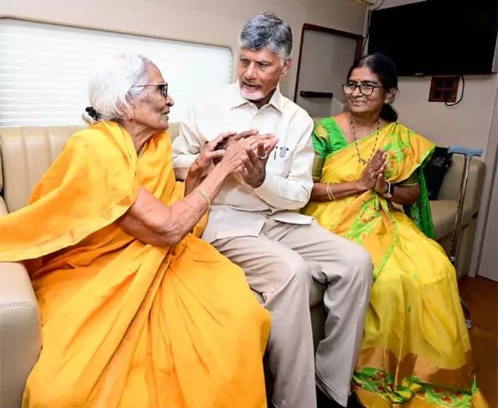 వృద్ధురాలి కోరిక తీర్చిన బాబు