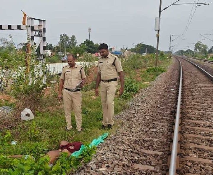 పుల్లంపేటలో రైలు కిందపడి వ్యక్తి మృతి