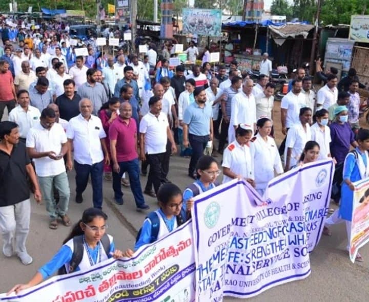 తొలి అరగంటలో తల్లిపాలు కీలకం: కలెక్టర్