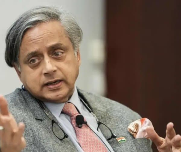 మోదీపై థరూర్‌ ప్రశంసలు: కాంగ్రెస్‌లో కలకలం