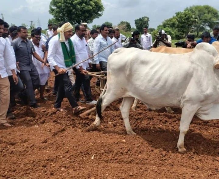రైతు సంక్షేమానికి ప్రభుత్వం ప్రాధాన్యం