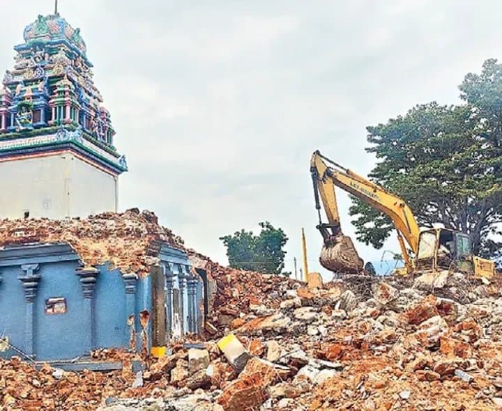 ఆలయ గర్భగుడి నిర్మాణాల తొలగింపు