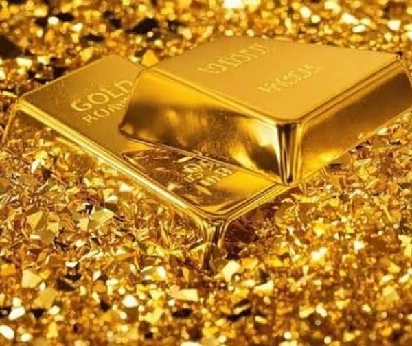 స్థిరంగా బంగారం.. వెండి ధర స్వల్ప తగ్గుదల