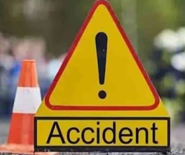 చేబ్రోలు వద్ద ఘోర ప్రమాదం: దంపతుల దుర్మరణం
