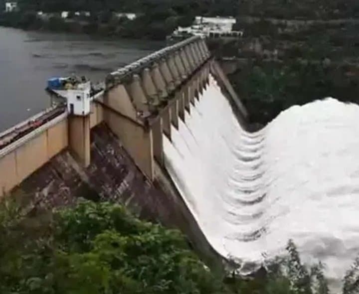 శ్రీశైలానికి వరద కొనసాగింపు పెరుగుతున్న నీటిమట్టం