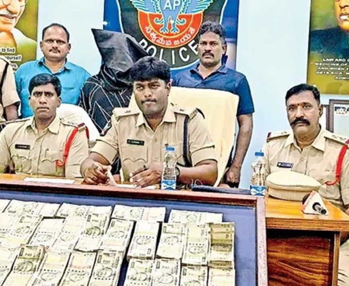 జల్సాల కోసం బ్యాంకుకు టోపీ