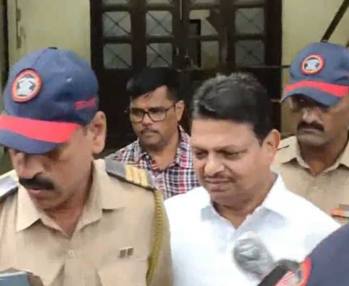 మాత్రేకు బెయిల్.. మహారాష్ట్రకు నో ఎంట్రీ