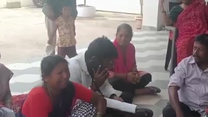 ఎమ్మెల్యే క్యాంప్ కార్యాలయం వద్ద కుటుంబం ఆందోళన