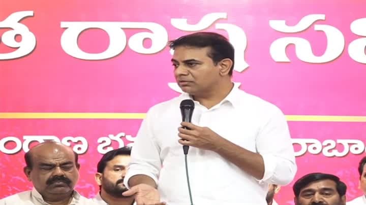 రేవంత్ రెడ్డికి చంద్రబాబే గురువు: కేటీఆర్ 