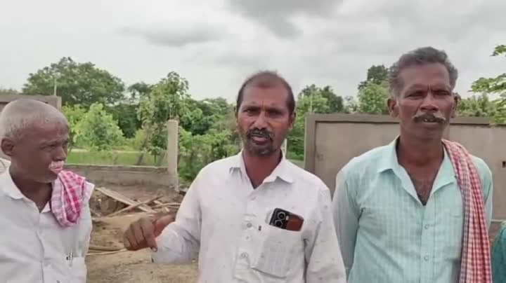 మెదక్‌లో షబ్బీర్‌ అలీ గెస్ట్‌హౌస్‌ కాంపౌండ్‌ వాల్‌ కూల్చివేత