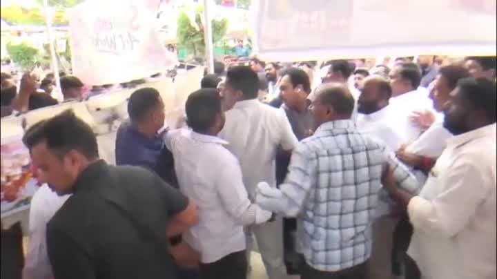 అమరావతి చిత్రకళా వీధి వేడుకల్లో ప్రోటోకాల్ రగడ