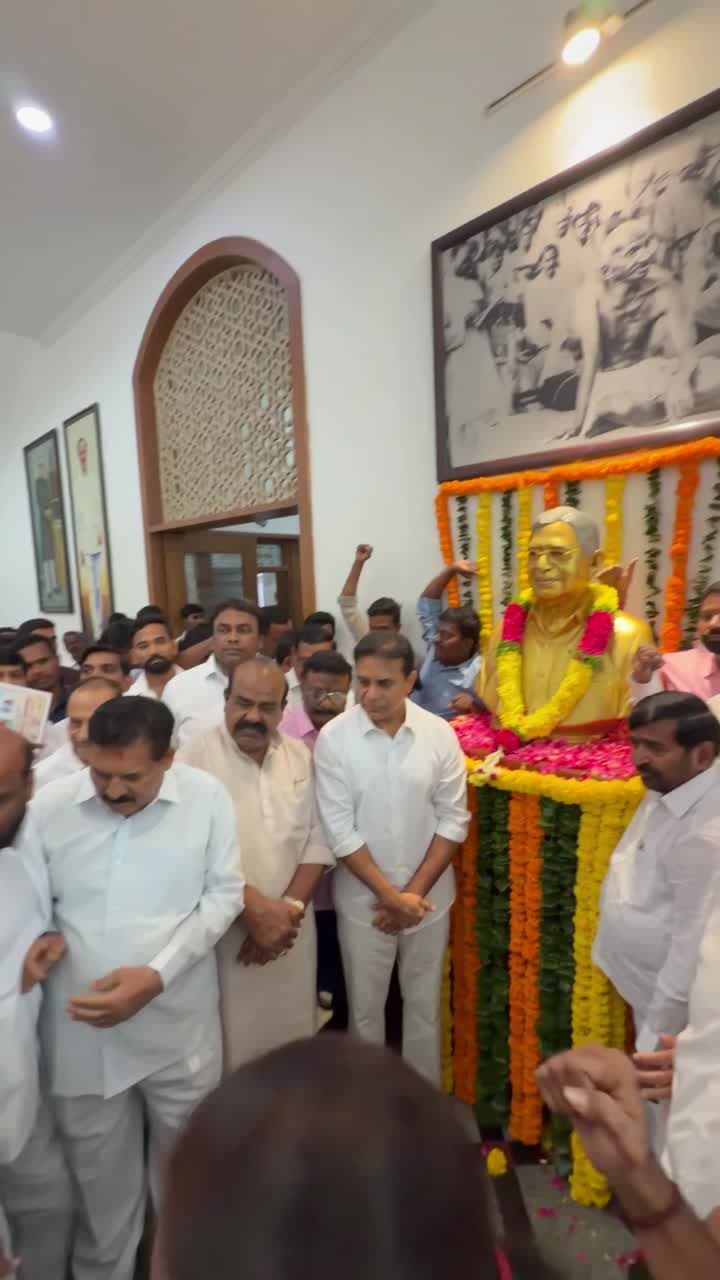 జయశంకర్ సార్‌కు కేటీఆర్ నివాళులు