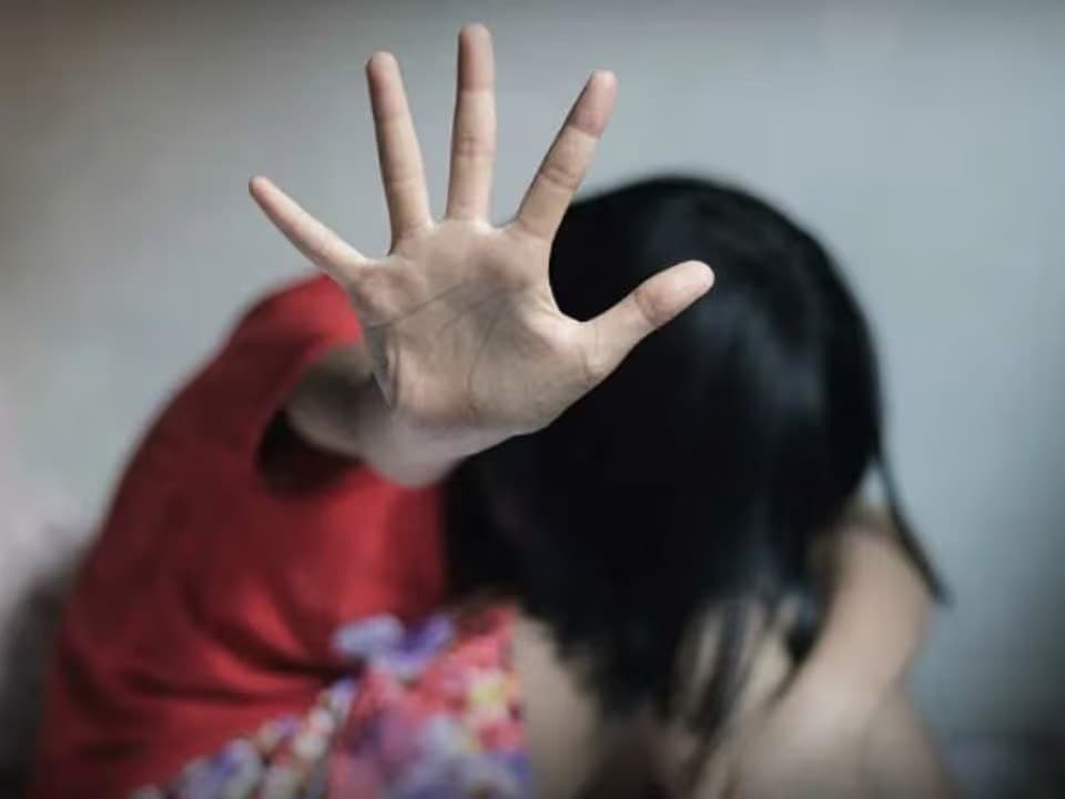 చాక్లెట్ ఆశచూపి లైంగిక దాడి.