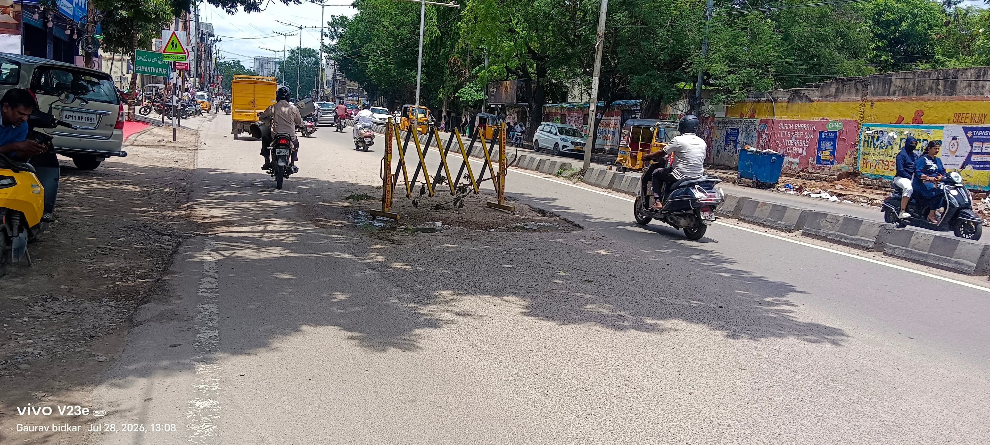 రామంతపూర్  మెయిన్ రోడ్ దుస్థితి.