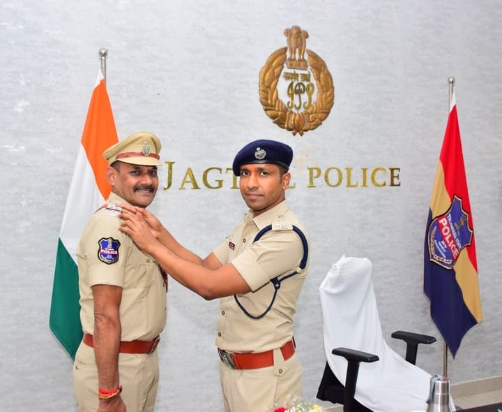 జగిత్యాలలో ఏఎస్‌ఐ నుంచి ఎస్‌ఐగా వెంకటేశ్వర్లు పదోన్నతి