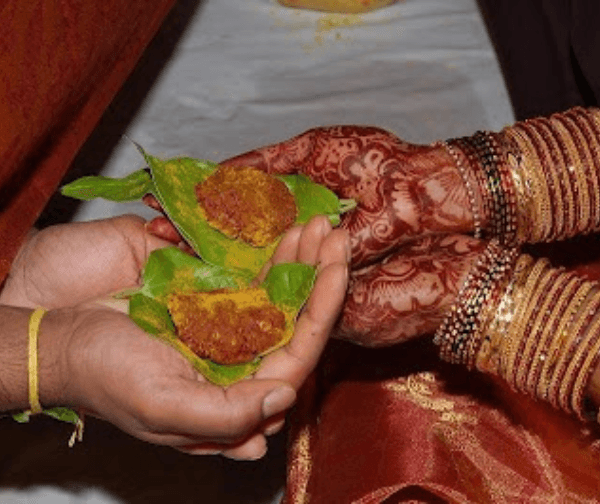 చొప్పదండిలో హైడ్రామా: పెళ్లి మండపానికి ప్రియురాలు రావడంతో షాక్!