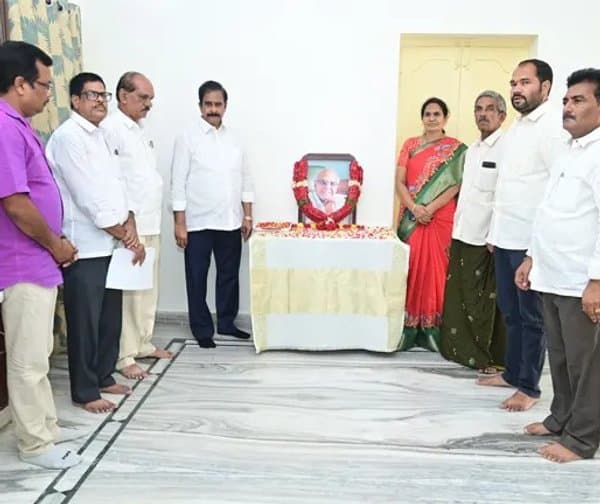 రామోజీరావు సేవలు చిరస్మరణీయం