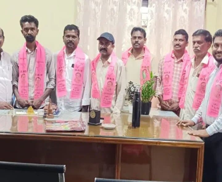 బీఆర్ఎస్లో చేరిన సీపీఐ నాయకుడు మారుతి నరేష్