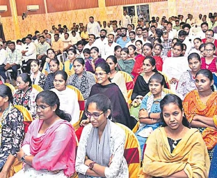 డీఎస్సీపై సీబీఐ డిమాండ్