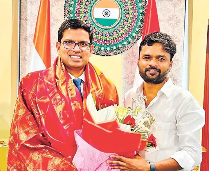దుబాయ్ కాన్సుల్గా తెలుగు అధికారి