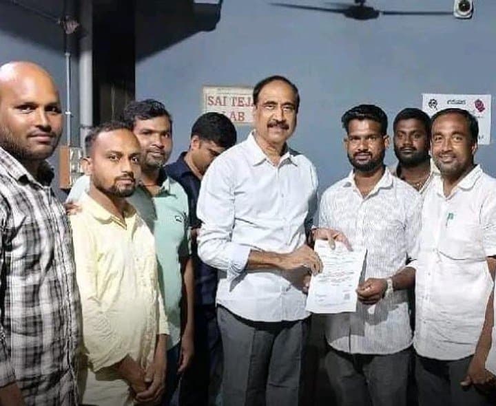 బాధితురాలికి ఆర్థిక సహాయం.ఎమ్మెల్యే అందజేత