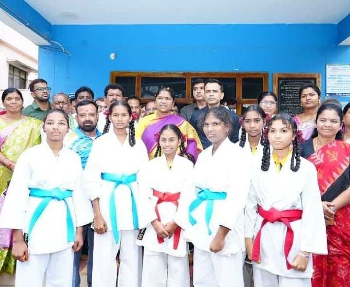 జాతీయ కరాటే పోటీలకు ఆరుగురు ఎంపిక