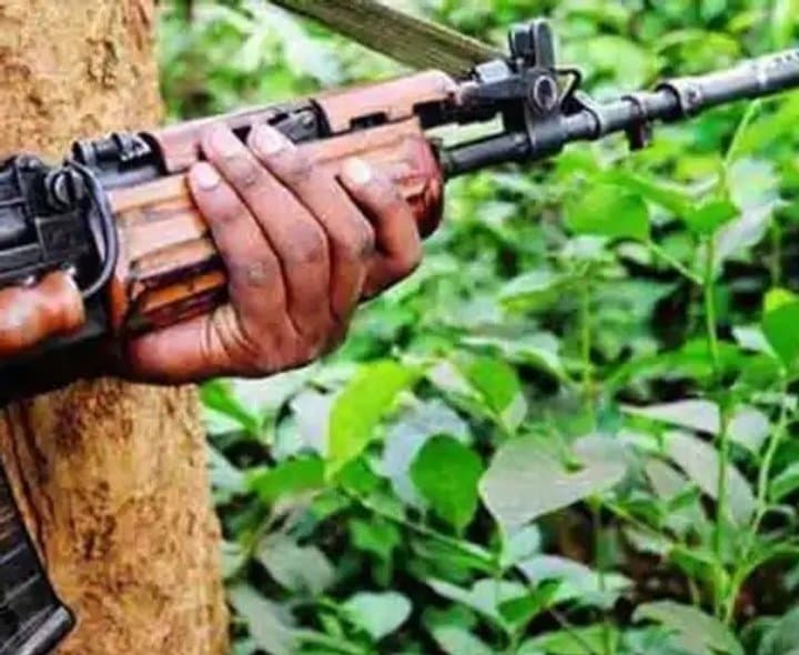 సీఆర్పీఎఫ్ క్యాంపులో కాల్పులు.. ఆత్మహత్య!