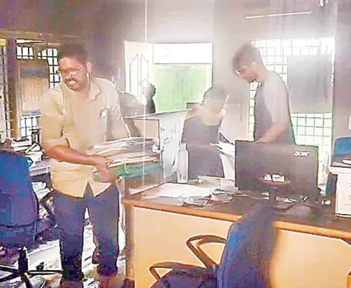 మధిర బ్యాంకులో అగ్నిప్రమాదం