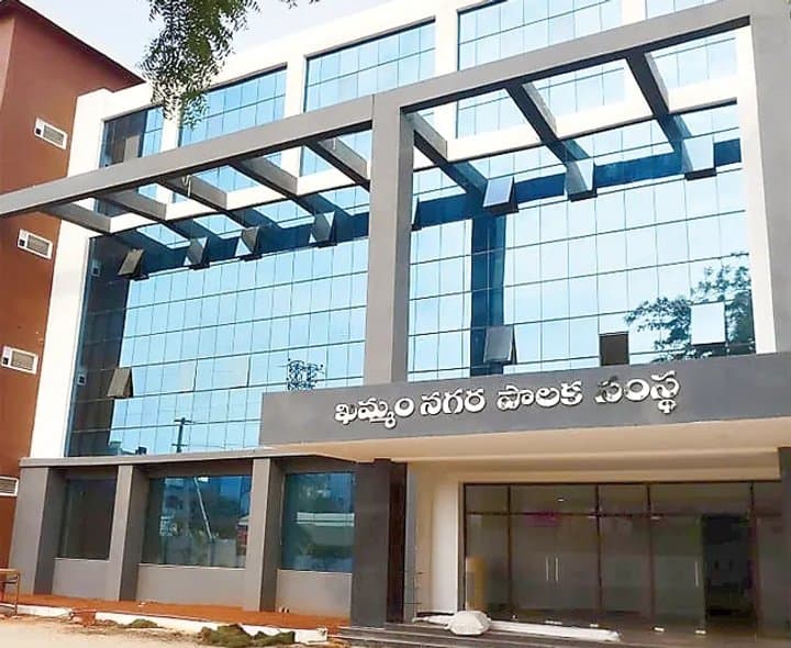 వార్డు ఆఫీసర్ వీడియో కలకలం