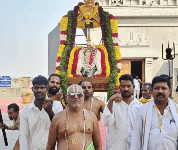 యాదగిరిగుట్టలో వైభవంగా జయంతి వేడుకలు