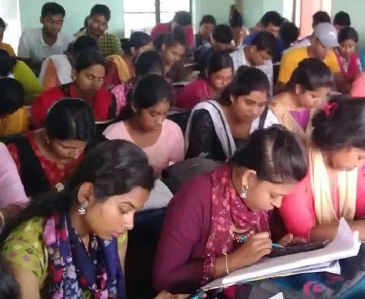 పోలీస్ కోచింగ్ అకాడమీలపై మోసాల ఆరోపణలు