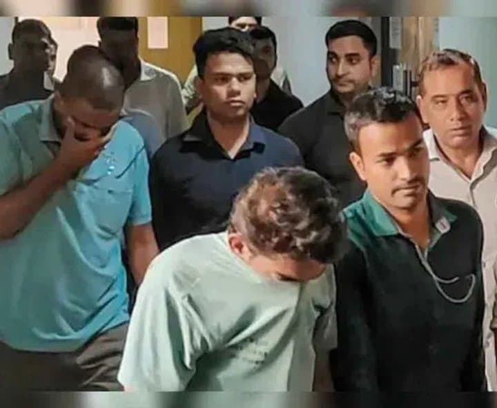 నీట్ పేపర్ లీక్: సీబీఐ ఛార్జ్షీట్