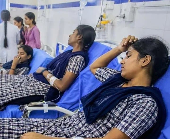 హాస్టల్లో ఏడుగురికి అస్వస్థత