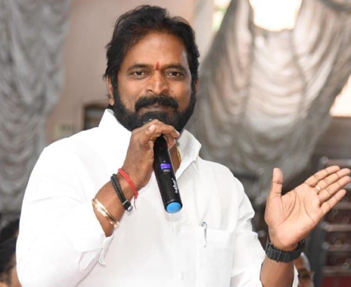 జూరాల కుడి, ఎడమ ప్రధాన కాలువలకు నీటిని విడుదల చేయాలి