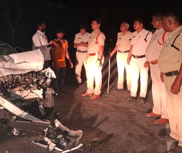 రోడ్డు ప్రమాద స్థలాన్ని పరిశీలించిన ఎస్పీ