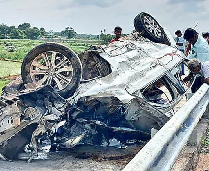 రోడ్డు ప్రమాదంలో తల్లి, కుమారుడు మృతి