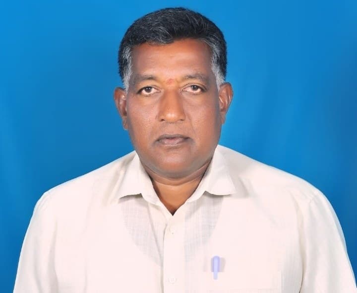 గ్రామ యువత పోలీసు ఉద్యోగాలకు సిద్ధం కావాలి.