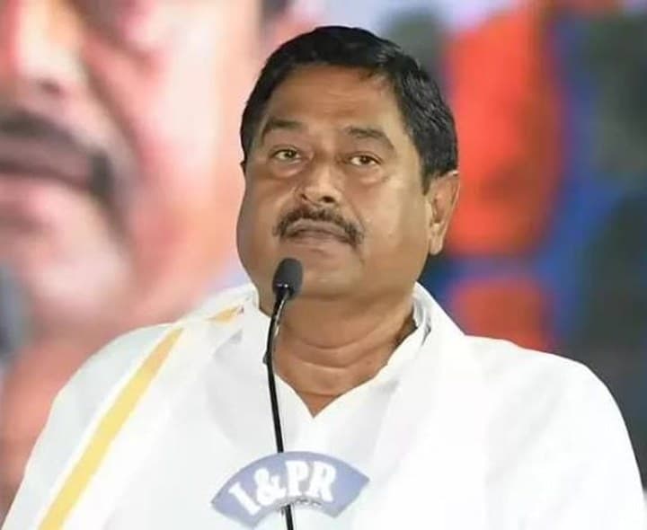 మా పోరాటం పోలీసులతో కాదు : మాజీ మంత్రి ధర్మాన