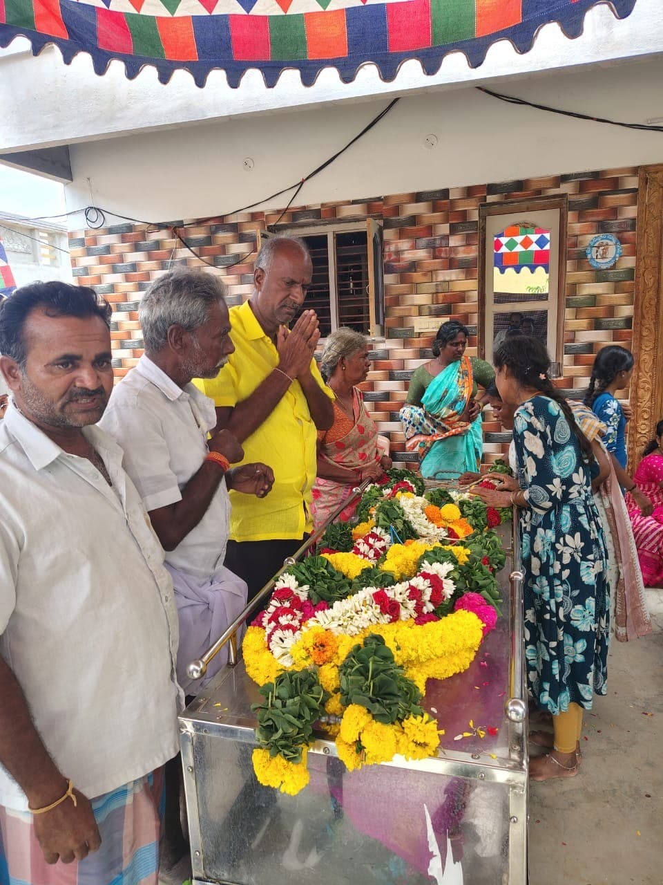 లక్ష్మమ్మ మృతి పార్టీకి తీరని లోటు..మండల పార్టీ అధ్యక్షులు గంధమనేని