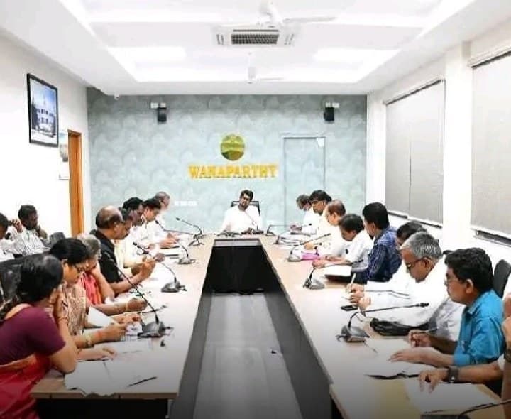 పదో తరగతిలో ఫెయిల్స్ లేకుండా చూడాలి: కలెక్టర్