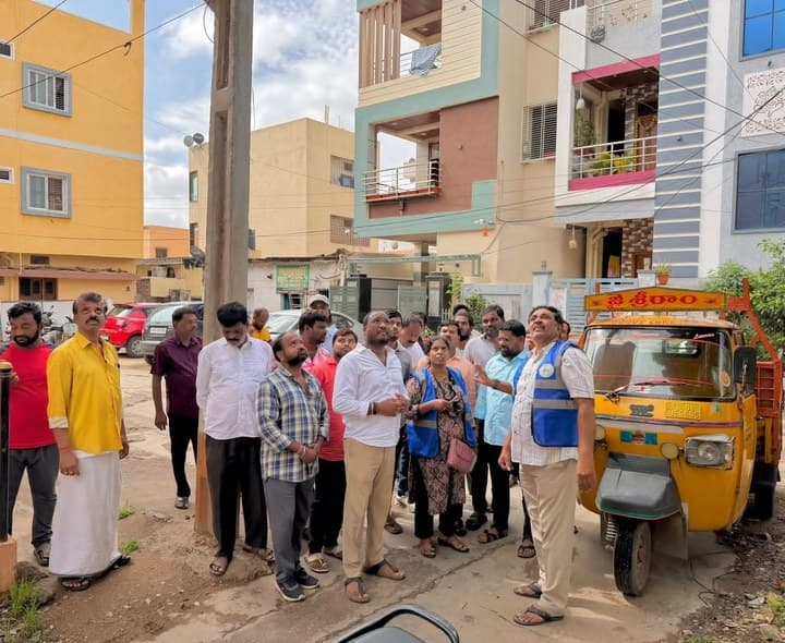 విద్యుత్ సమస్యలపై 'బస్తీ బాట'