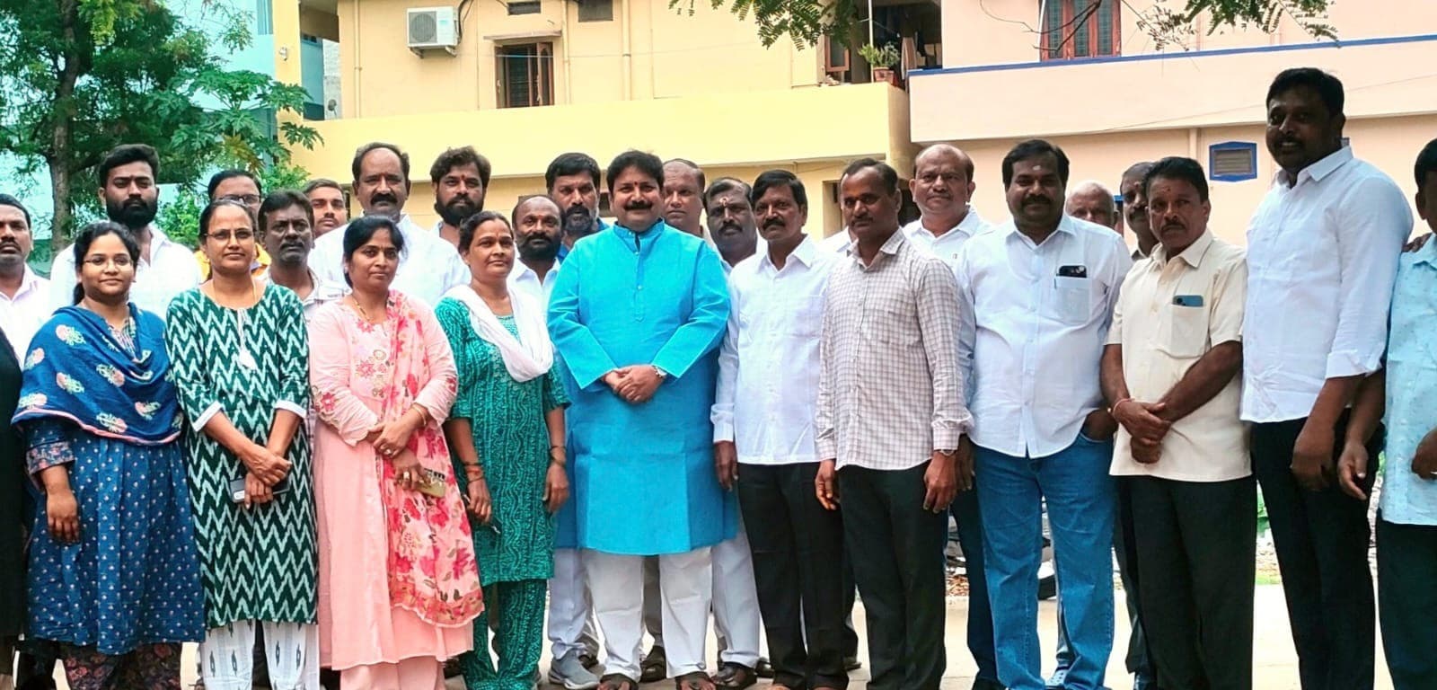 రూ.30 లక్షలతో సీసీ రోడ్డు పనులకు శ్రీకారం.