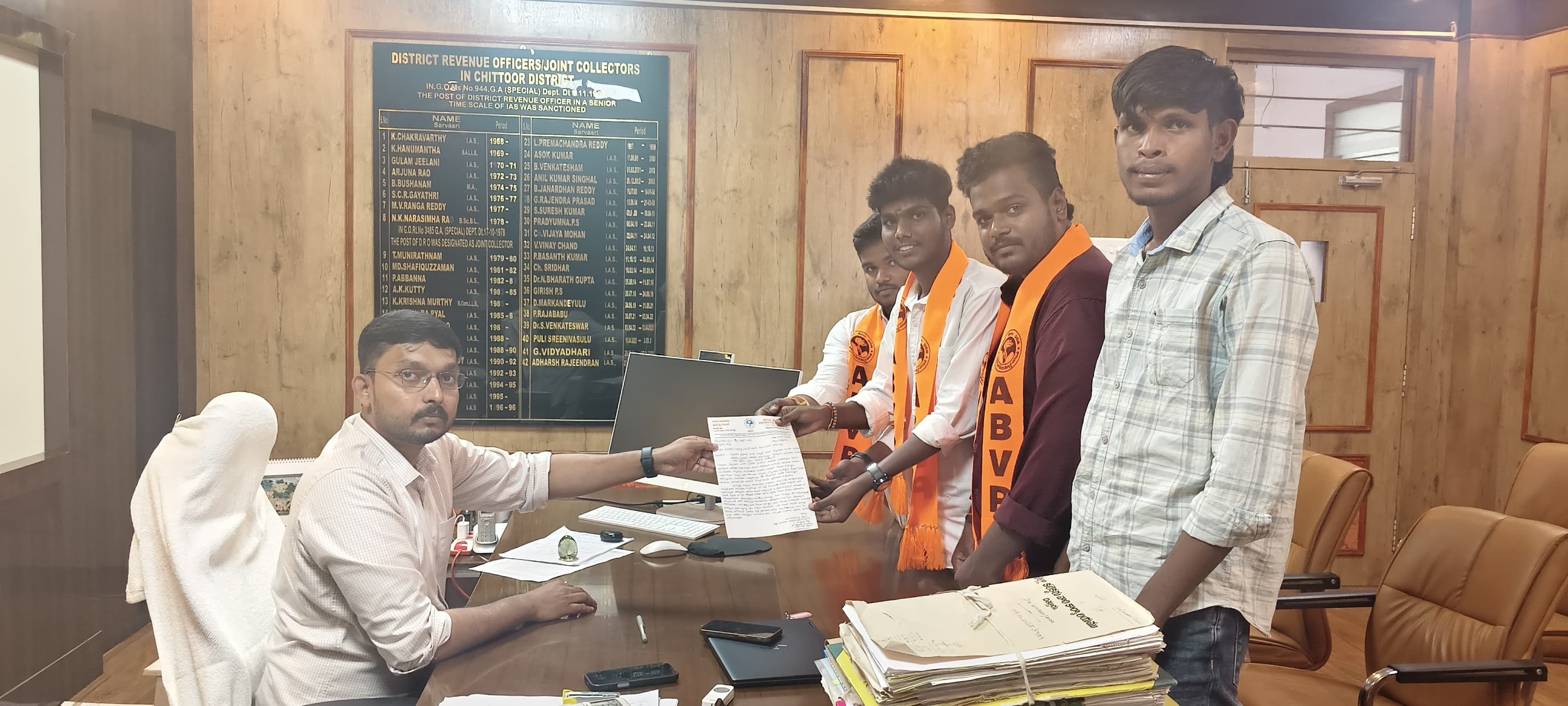 ప్రైవేట్ విద్యాసంస్థల అధిక ఫీజులు నియంత్రించాలి: ఏబీవీపీ నగర శాఖ విజ్ఞప్తి