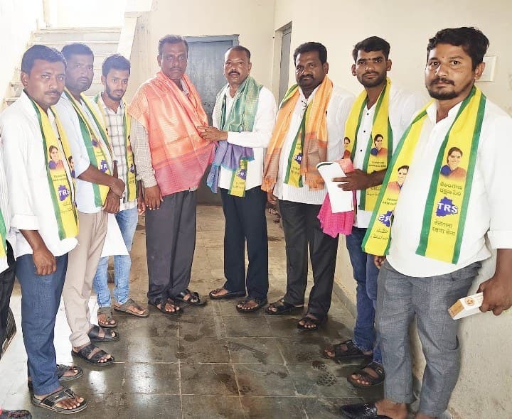 మద్దూరు మండల టిఆర్ఎస్ పార్టీ అధ్యక్షులుగా రవి కుమార్