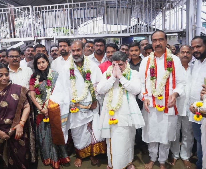 వేములవాడ శ్రీ భీమేశ్వర స్వామి ఆలయంలో పొన్నం ప్రభాకర్
